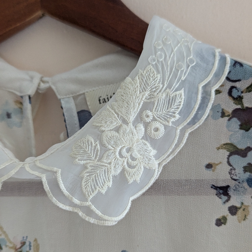 Faith and Joy sheer floral blouse blue roses lace collar embroidered Large